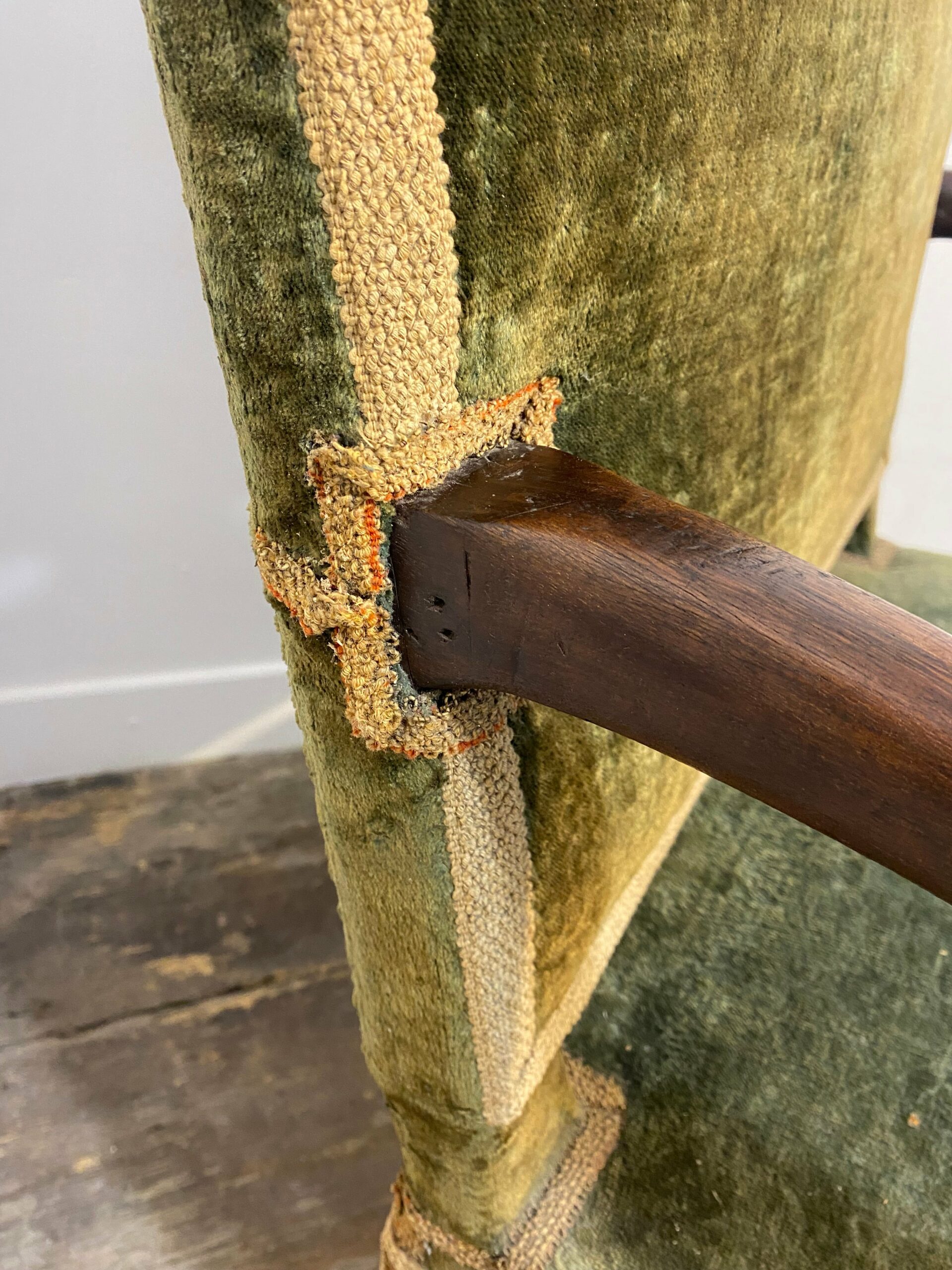 Antique Louis XIII Armchair – Green Velvet, Ornate Wood Carvings - Image 5