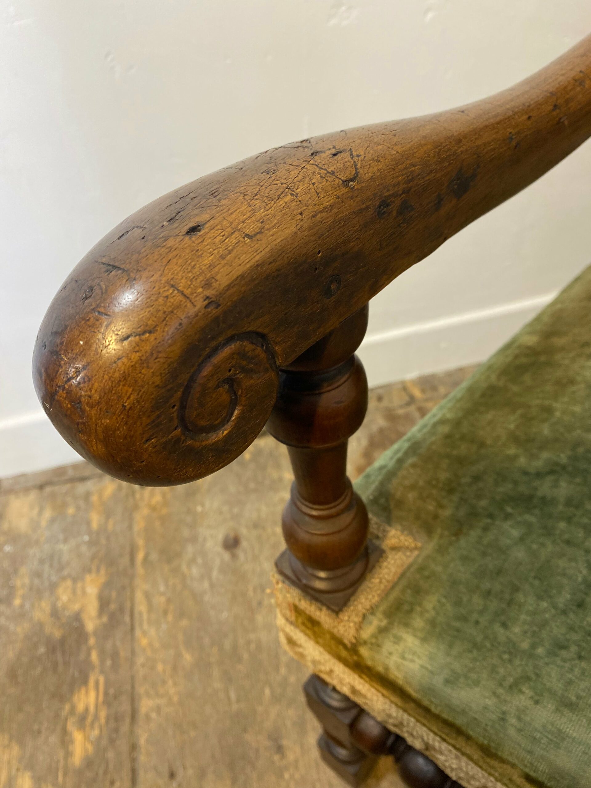 Antique Louis XIII Armchair – Green Velvet, Ornate Wood Carvings - Image 8