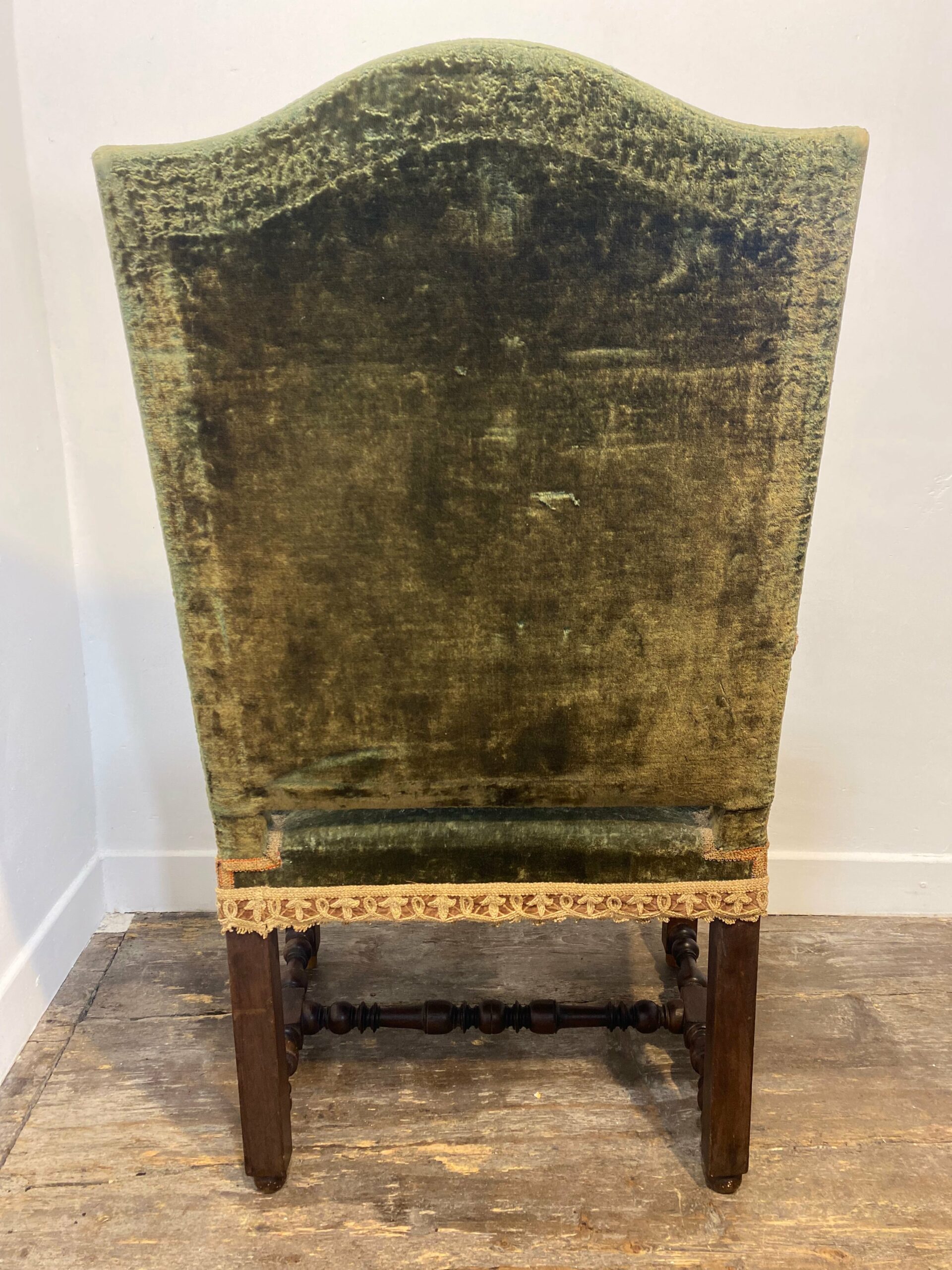 Antique Louis XIII Armchair – Green Velvet, Ornate Wood Carvings - Image 11