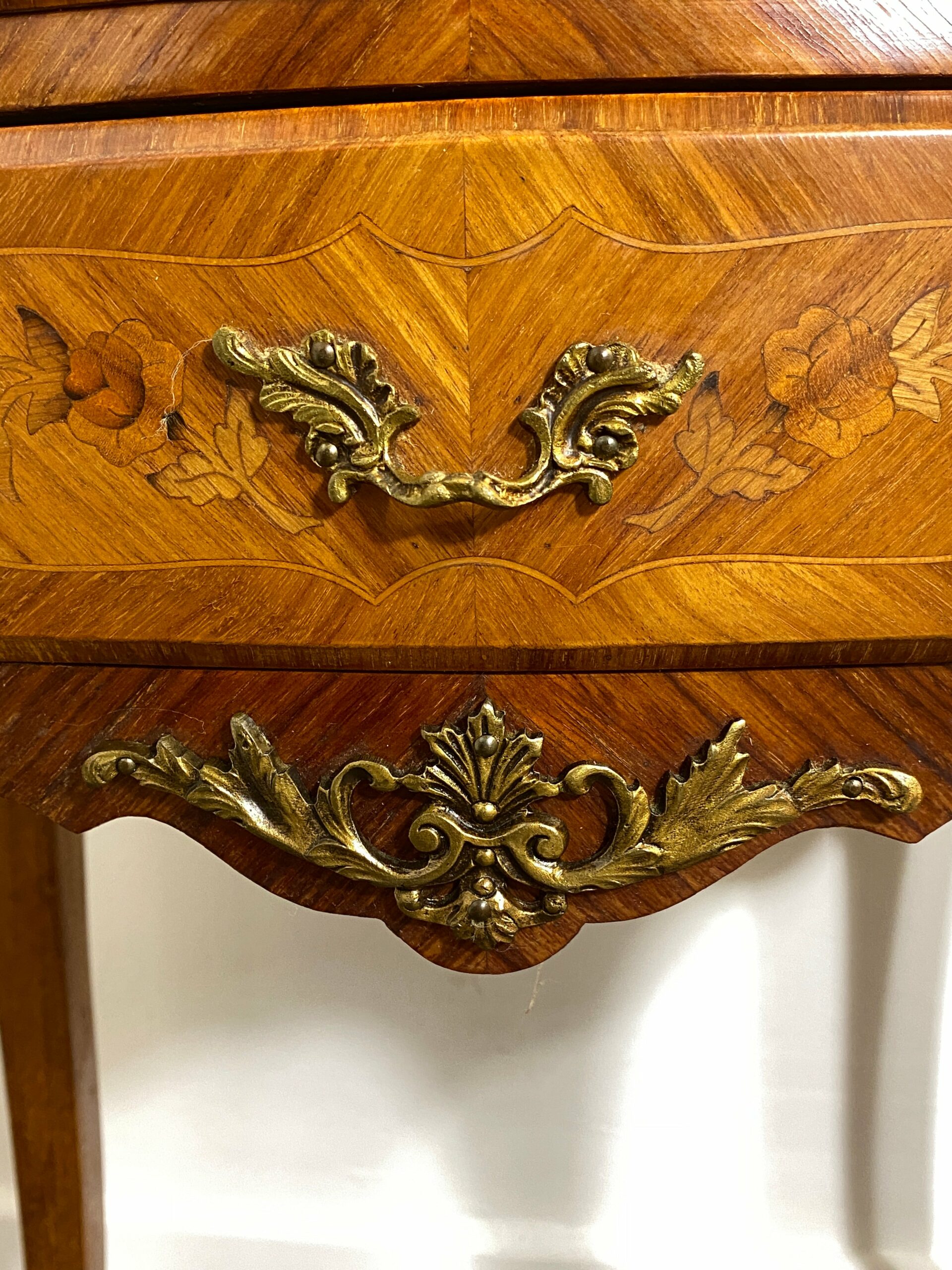 Pair of Louis XV-Style Bedside Cabinets with Marble Tops – Mid-20th Century - Image 5
