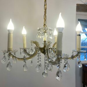 Vintage French chandelier in Louis XV Rococo style with 6 lights, sparkling glass drops and plastic arms, mid-century French lighting