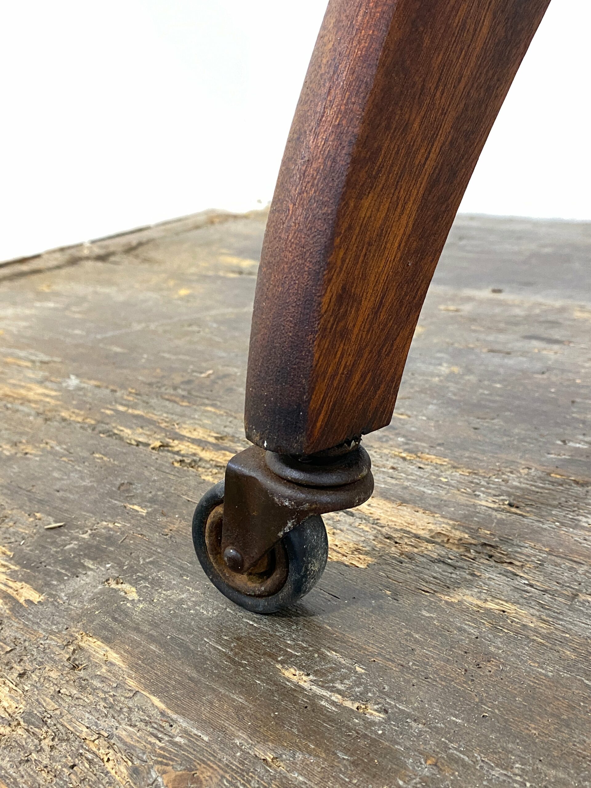 Vintage 1950s Mid-Century Modern Side Table on Casters – Sculptural Solid Wood Design - Image 7