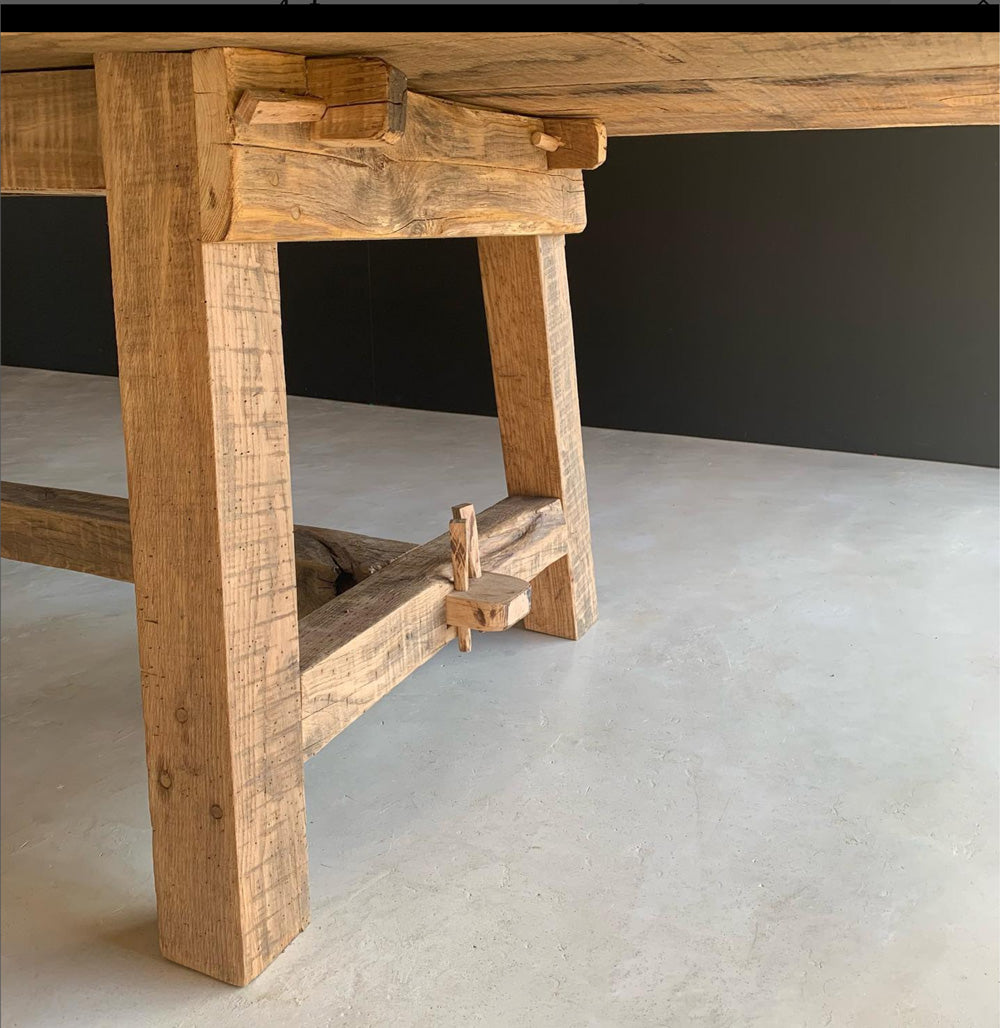 What Furniture Is Considered Vintage?